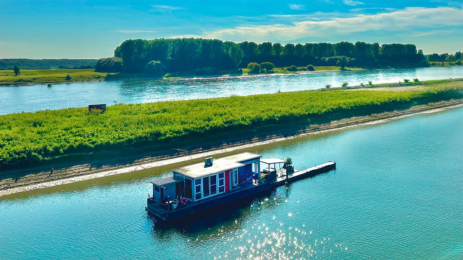 Hafen Perle Hausboot auf dem Rhein bei Hitdorf